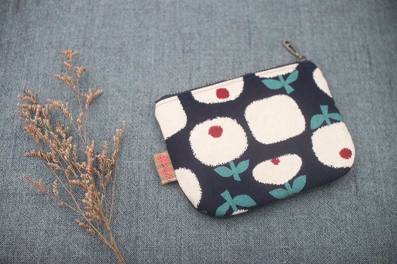 平安小乐包-摇曳的白花朵(深蓝款),双面双色日本棉麻小钱包 - 零钱包 - 棉．麻 蓝色