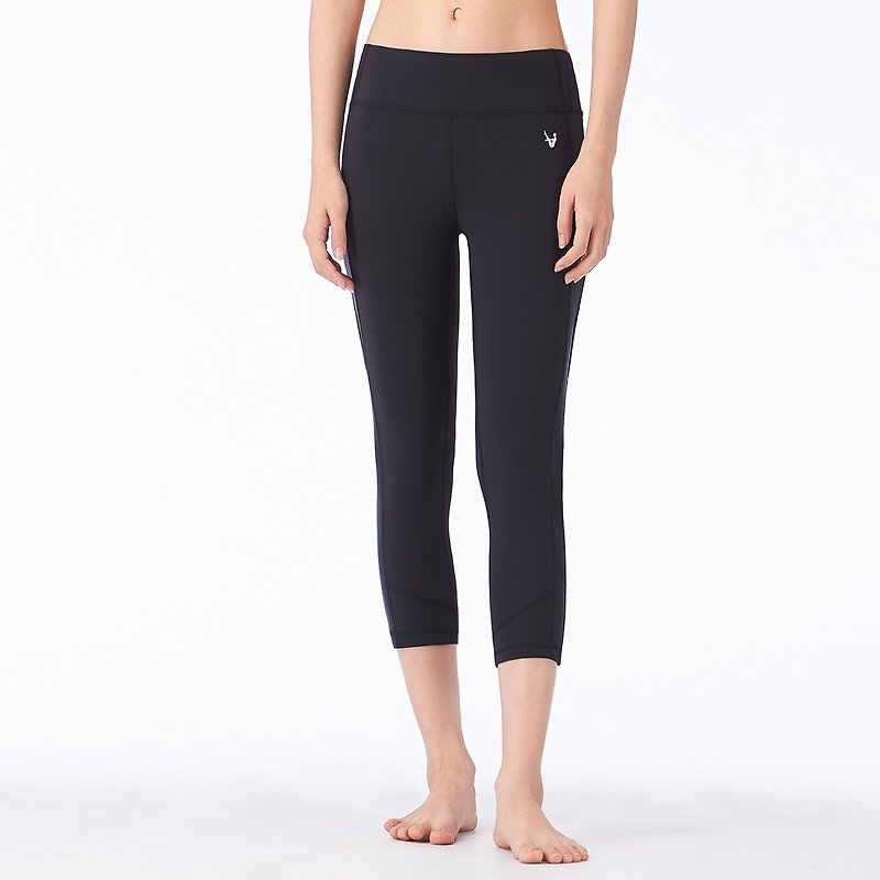 【MACACA】 -2显瘦小臀月光六分裤 - ASE6481 黑 - 女装瑜珈服 - 其他人造纤维 黑色