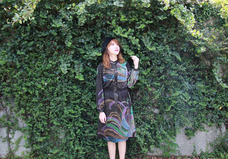 Back to Green:: 缤纷极光 vintage dress (D-36) - 洋装/连衣裙 - 丝．绢 