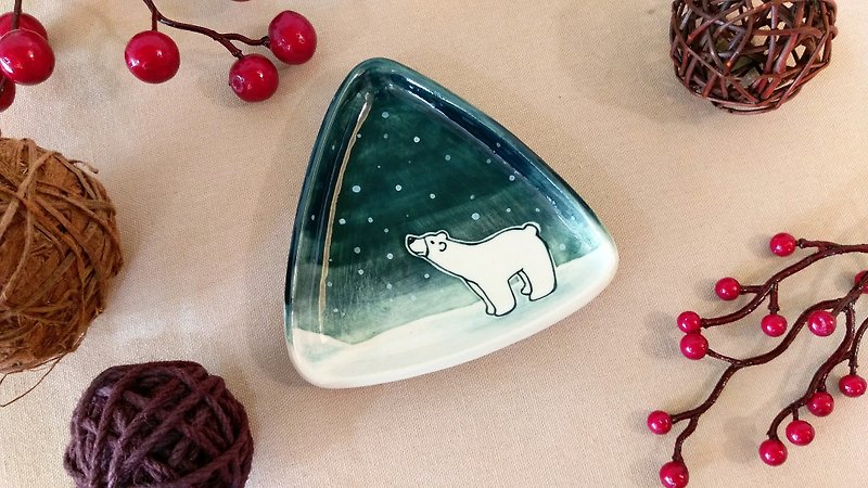 🎄圣诞节交换礼物🎁 下雪了！北极熊釉下彩绘 手捏造型盘 - 浅碟/小碟子 - 瓷 多色