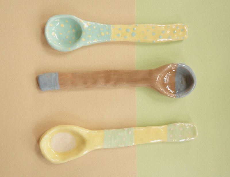 Ceramic spoon in pastel :) - 花瓶/陶器 - 陶 多色