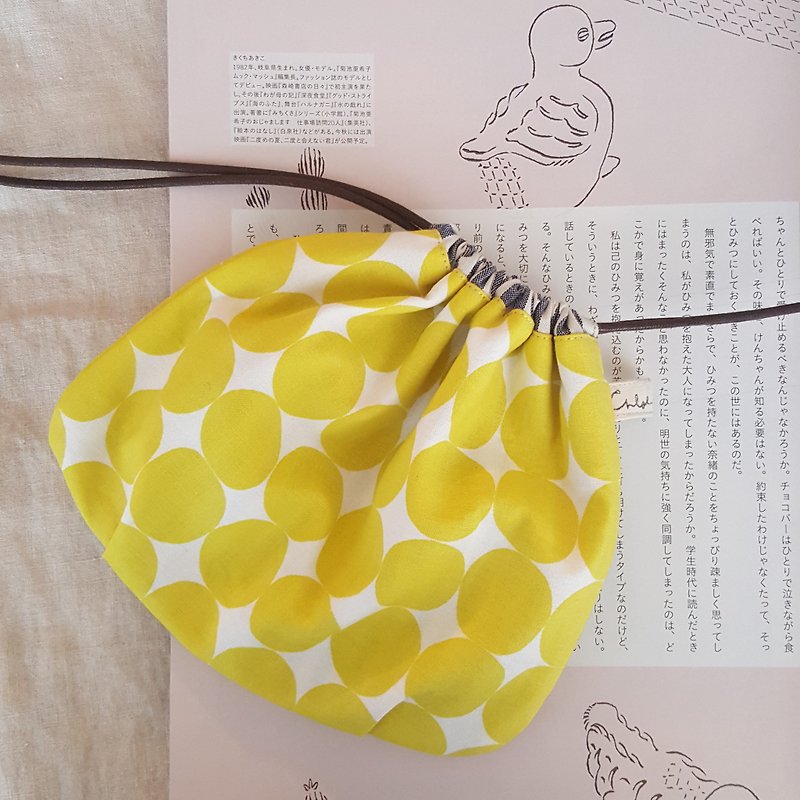 束口袋(黄色点点) - 化妆包/杂物包 - 棉．麻 黄色