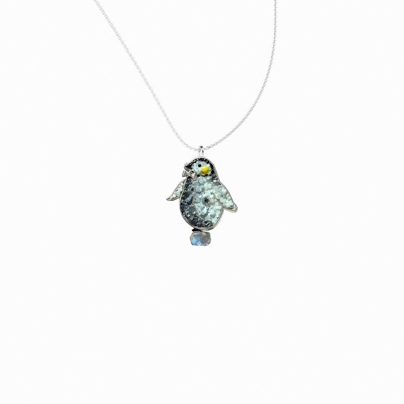 马赛克Mosaic系列 国王企鹅baby双手款月光石项链 预购 - 项链 - 珐琅 灰色