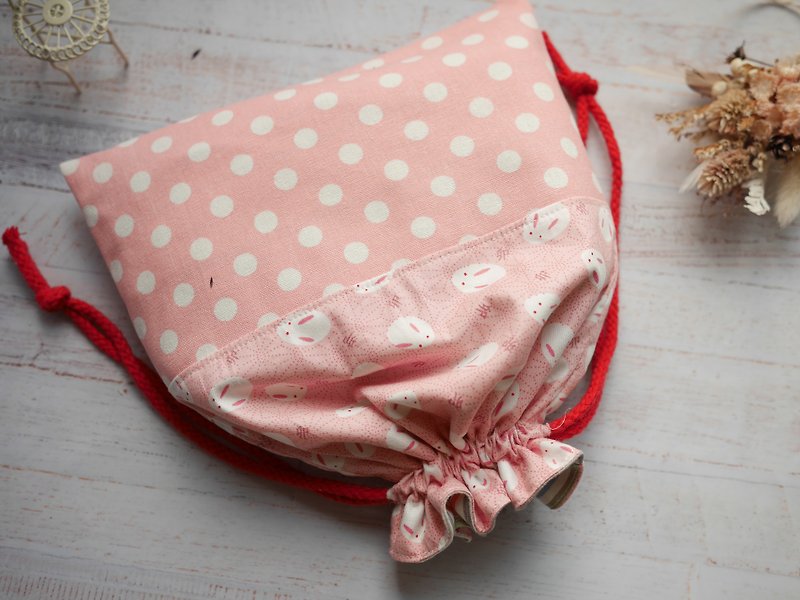 粉红兔兔灰底熊尿布束口收纳袋/湿纸巾收纳袋/万用袋 - 其他 - 棉．麻 粉红色