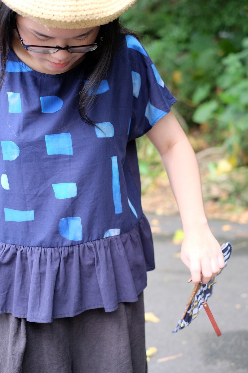 日式短板圆领  冰块格双面衫小裙版 - 女装上衣 - 棉．麻 蓝色
