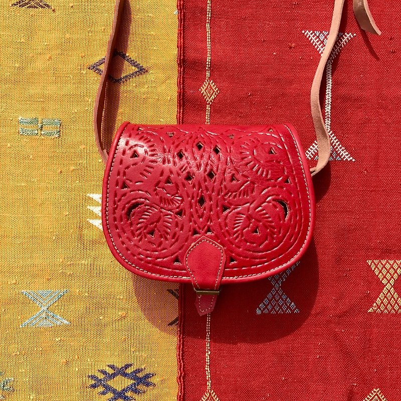 摩洛哥 镂空雕花包 罂粟花瓣红 - 侧背包/斜挎包 - 真皮 红色