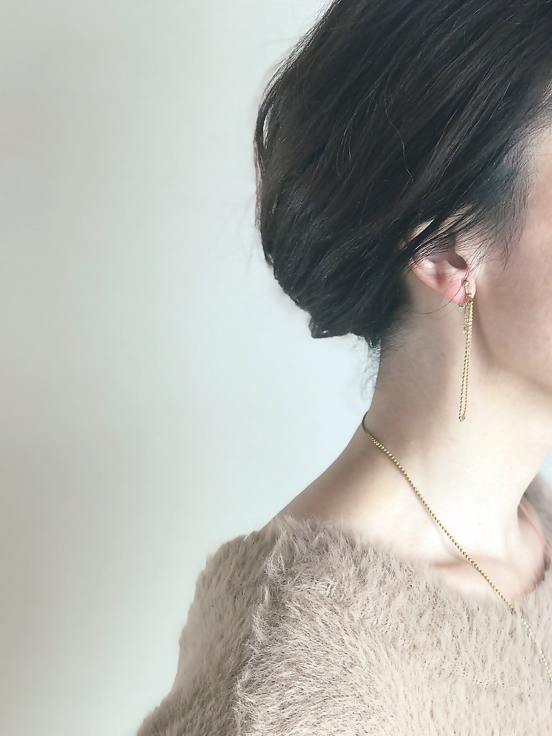 空中ブランコ Clip-on or pierced earrings - 耳环/耳夹 - 其他金属 多色