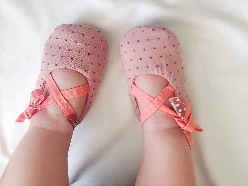 125日本粉红先染X日本纯棉手工绑带宝宝鞋婴儿鞋学步鞋 - 婴儿鞋 - 棉．麻 粉红色
