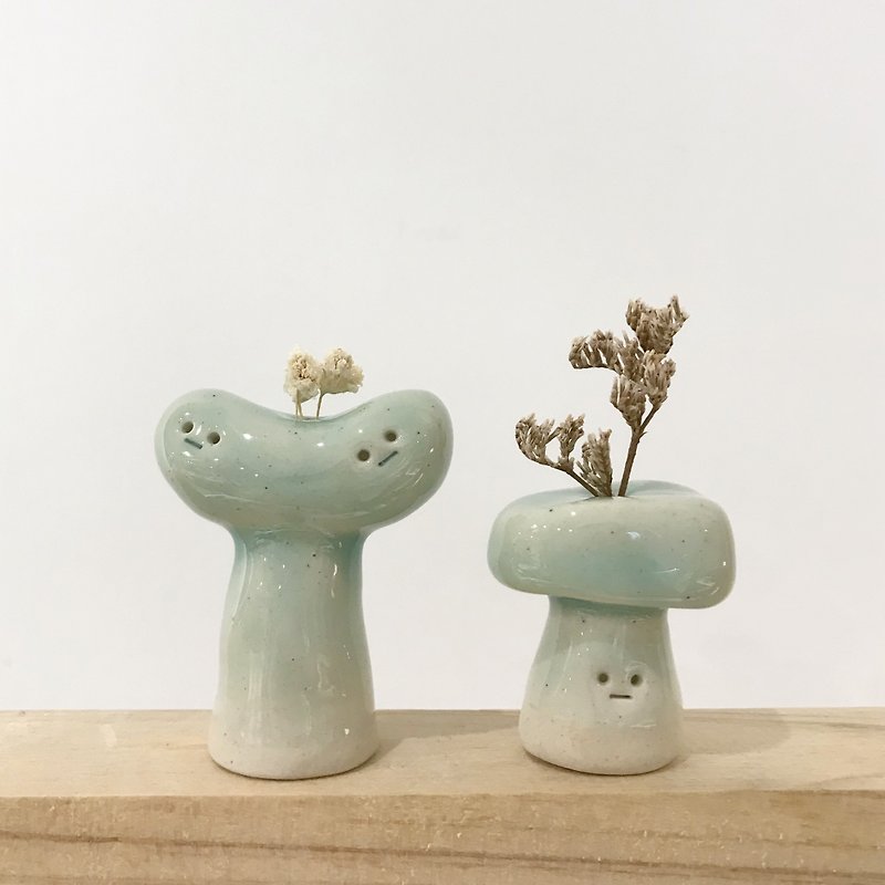 BUGS | 迷你花器 | 桌上风景 | 陶土摆饰 | 一组两个 - 花瓶/陶器 - 陶 绿色