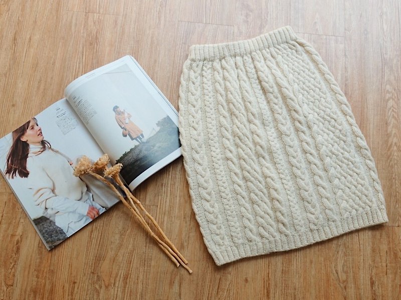 Vintage下着 / 冬季毛线编织裙 no.93 - 裙子 - 其他材质 白色