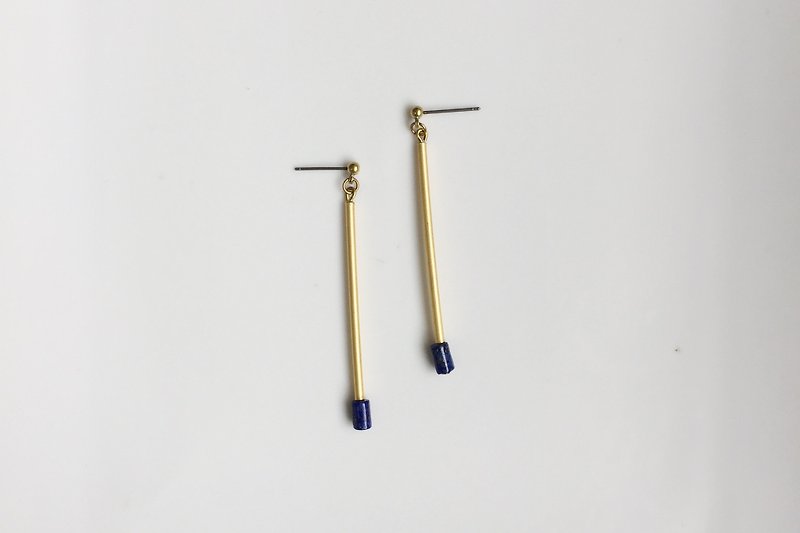 蓝色棉花棒 黄铜天然石造型耳环 - 耳环/耳夹 - 其他金属 蓝色