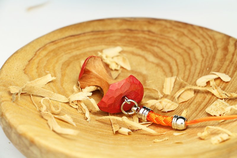 木制吃苹果吊饰(奢华款)--木刻--纯手工--手作【可选色】 - 吊饰 - 木头 红色