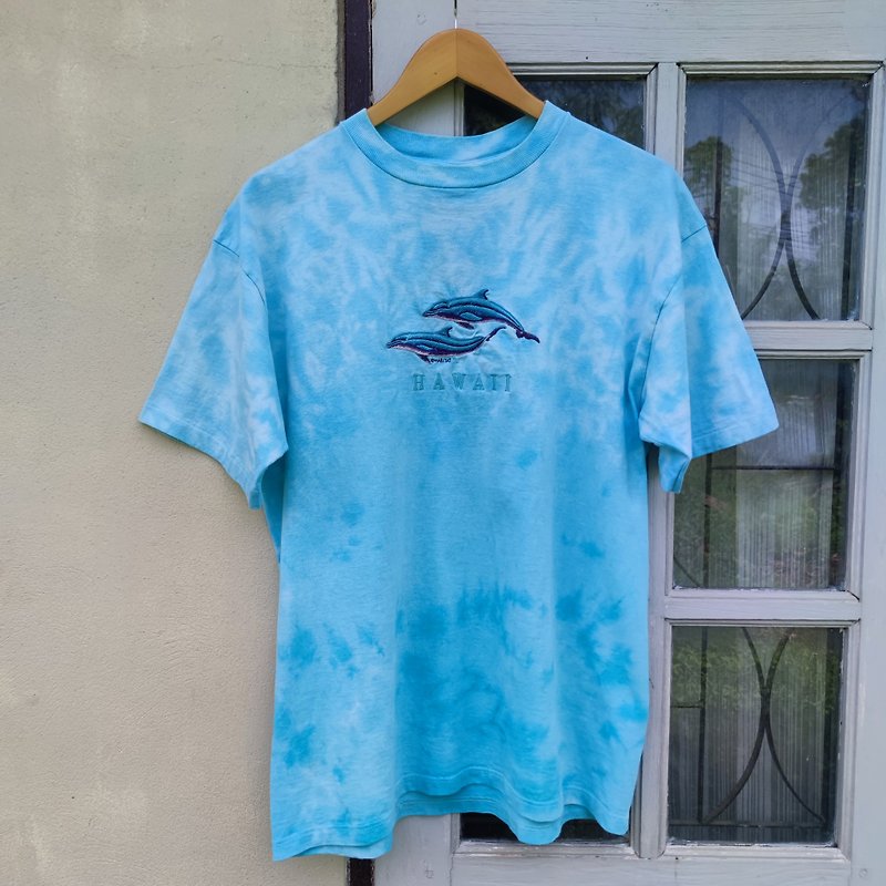 复古 90 年代栖息地夏威夷海豚扎染 T 恤 - 男装上衣/T 恤 - 棉．麻 蓝色
