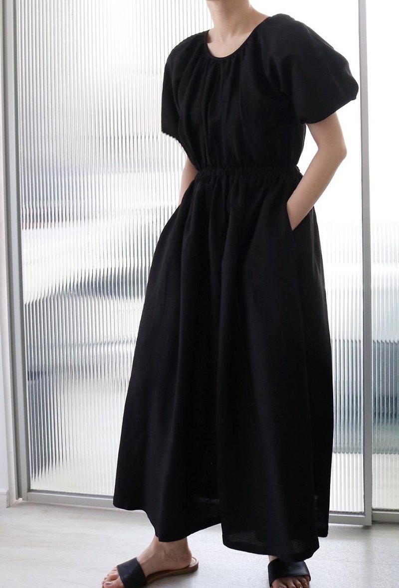 MILLIE DRESS 黑色短泡泡袖棉麻洋装 - 洋装/连衣裙 - 棉．麻 