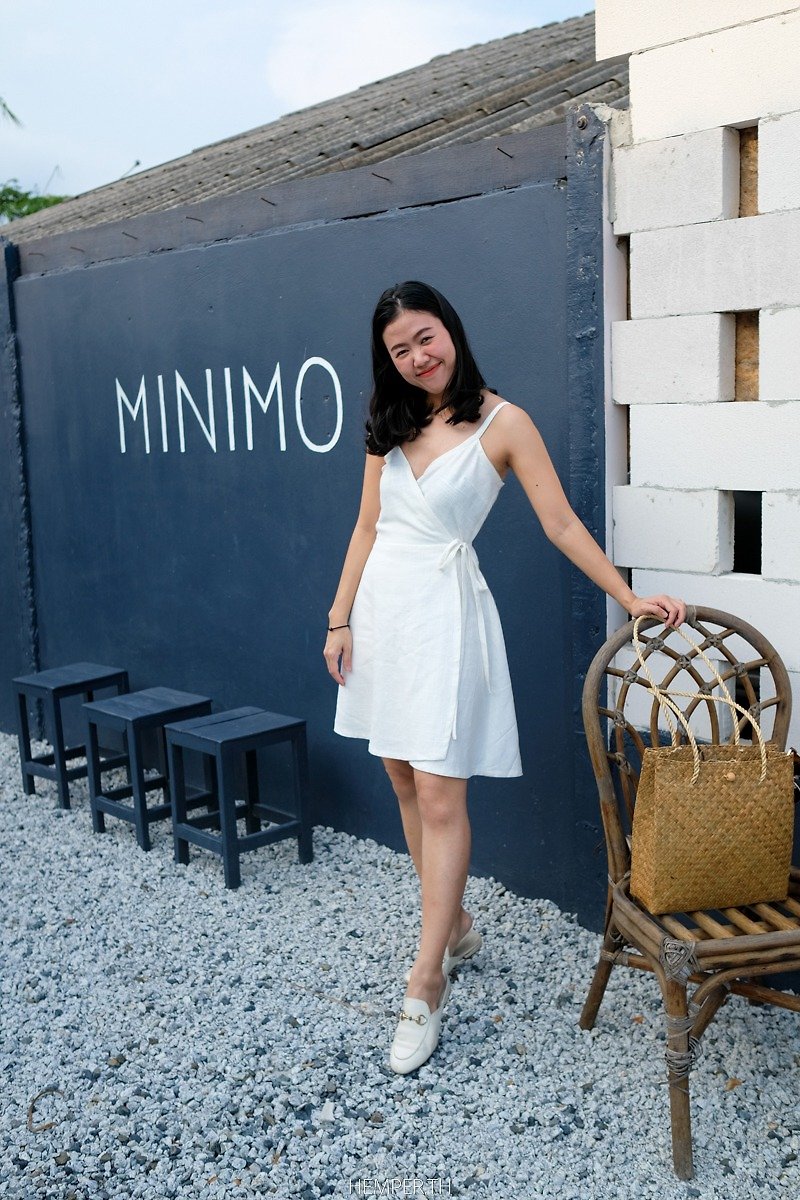 Off-the-shoulder swing mini skirt dress - white off white - 洋装/连衣裙 - 其他材质 白色