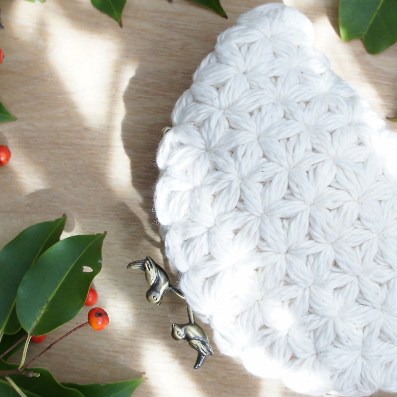 Ba-ba handmade Jasmine Stitch crochet pouch No.C1321 - 化妆包/杂物包 - 其他材质 白色