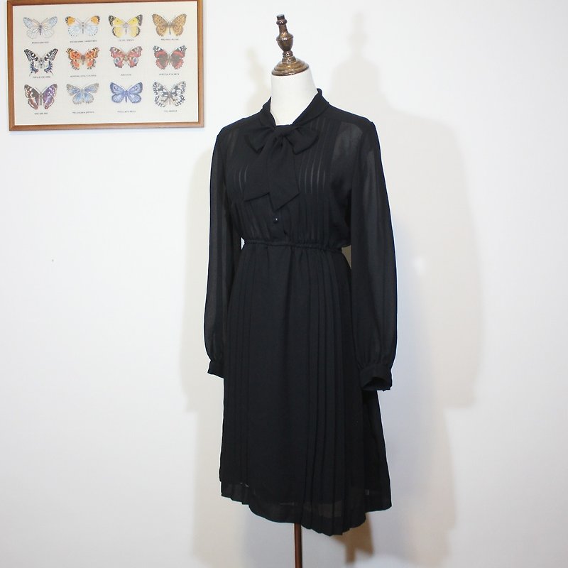 (Vintage日本洋装)蝴蝶结领口黑色古着洋装F3533 - 洋装/连衣裙 - 其他人造纤维 黑色