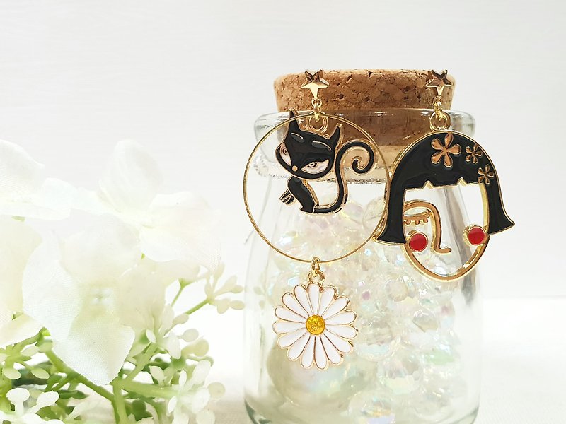 Paris*Le Bonheun。几何圆设计款耳环。女孩与猫 - 耳环/耳夹 - 其他金属 黑色