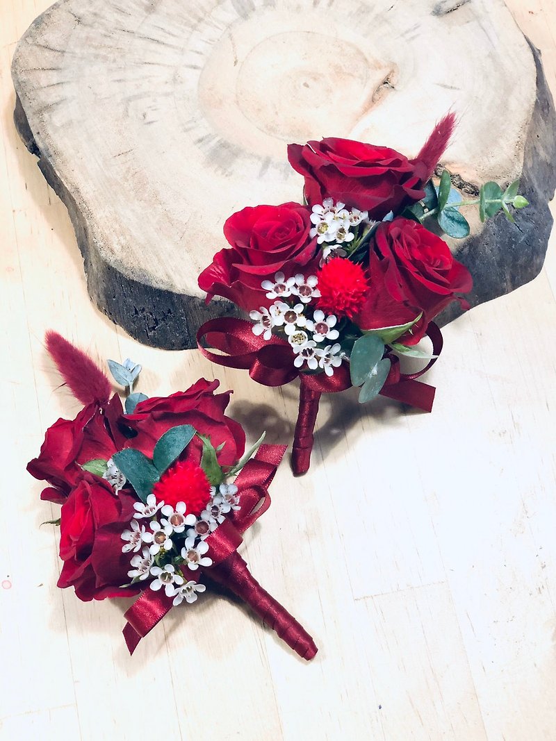 鲜花 玫瑰 婚礼 主婚人 伴郎伴娘 典礼 定制化 胸花一对 - 胸花/手腕花 - 植物．花 红色