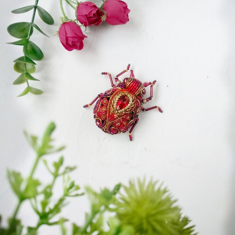 Brooch beetle insect jewelry Red bug Green bug Gold beetle Decor bug - 胸针 - 玻璃 