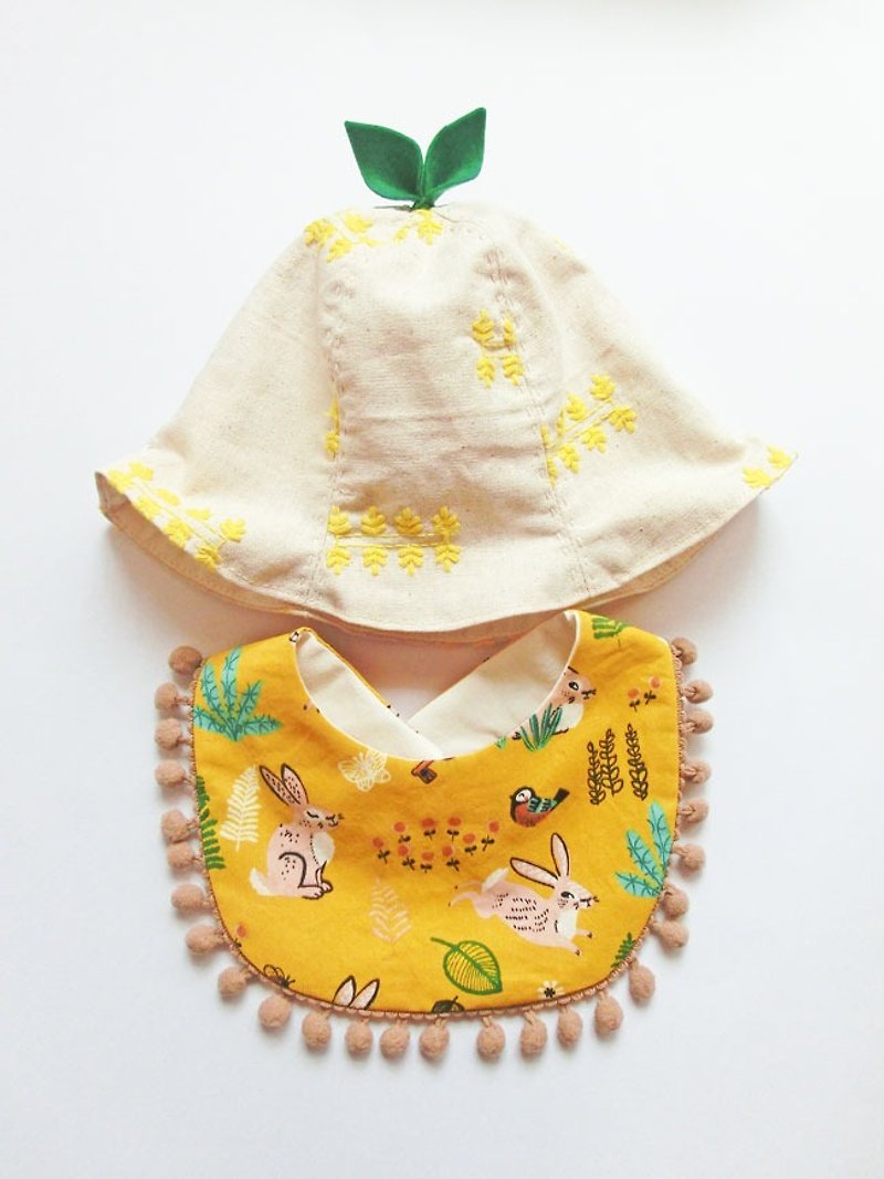 *HAPPY WINTER BAG* -- Leaf Hat & Baby Bib -- Yellow - 围嘴/口水巾 - 棉．麻 白色