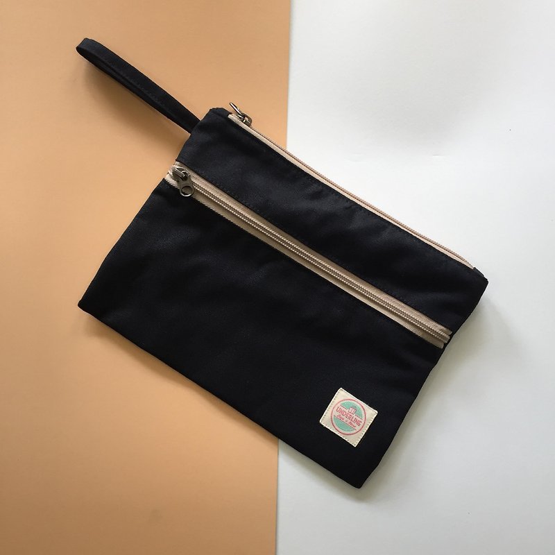 Black Canvas Handbag HB03 / Clutch / daily use - 化妆包/杂物包 - 棉．麻 黑色