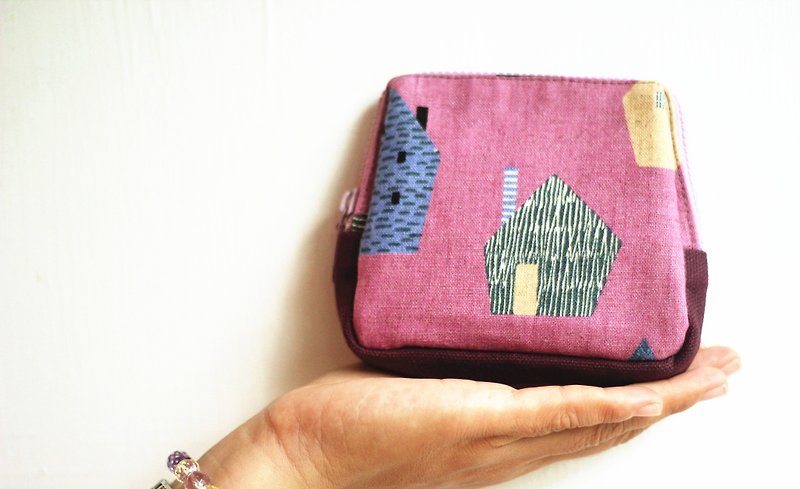 【好日手作】Handmade。紫色小房子。口袋收纳包 - 化妆包/杂物包 - 棉．麻 多色
