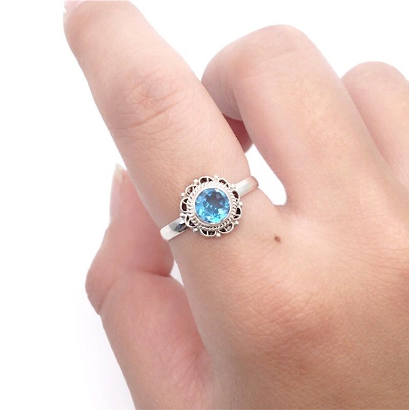 蓝托帕石925纯银花边戒指 尼泊尔手工镶嵌制作(款式2) - 戒指 - 宝石 蓝色