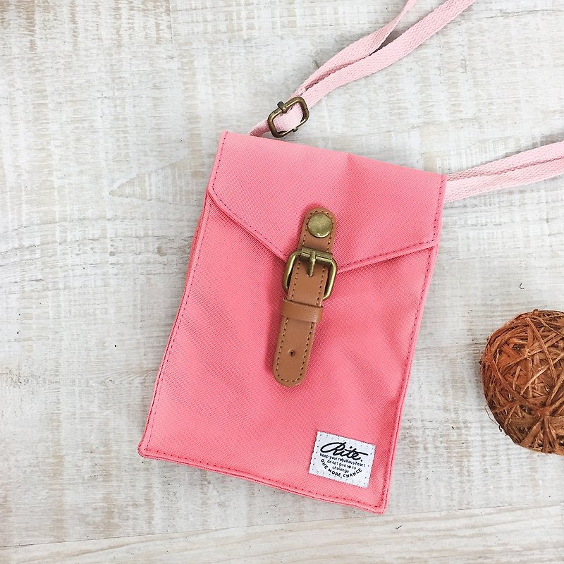 RITE 漫步包 (直款)║ 尼龙粉红║ - 侧背包/斜挎包 - 防水材质 粉红色