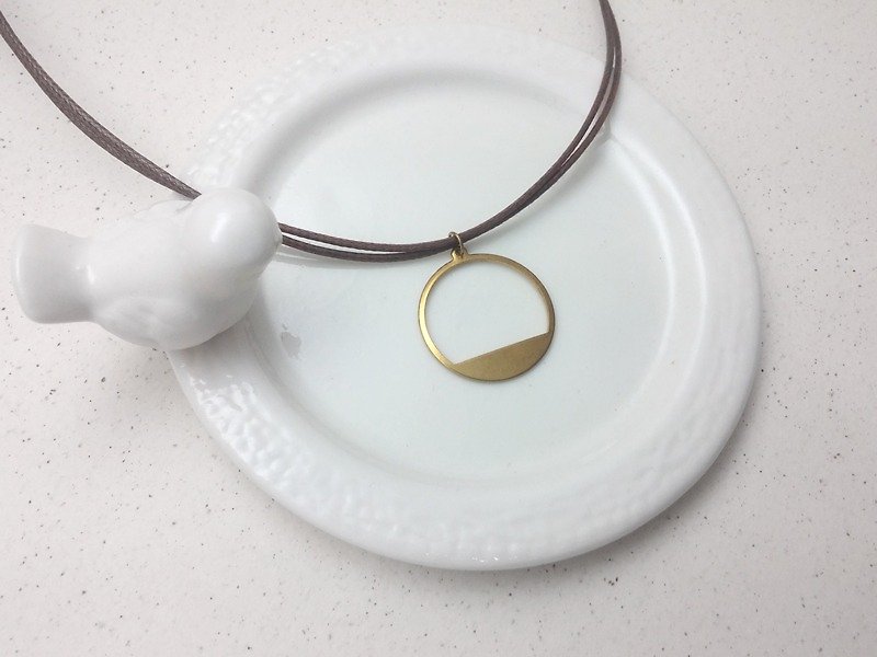 蜡线项链 黄铜 镂空圆框 素色简约 蜡绳细线 - 锁骨链 - 其他材质 咖啡色