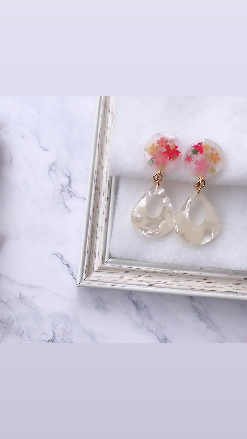 Cherry blossom earrings in full bloom - 耳环/耳夹 - 树脂 粉红色