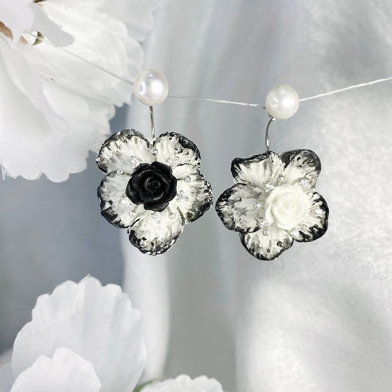 【订制】个性风黑白玫瑰手绘黏土耳环 - 耳环/耳夹 - 粘土 白色