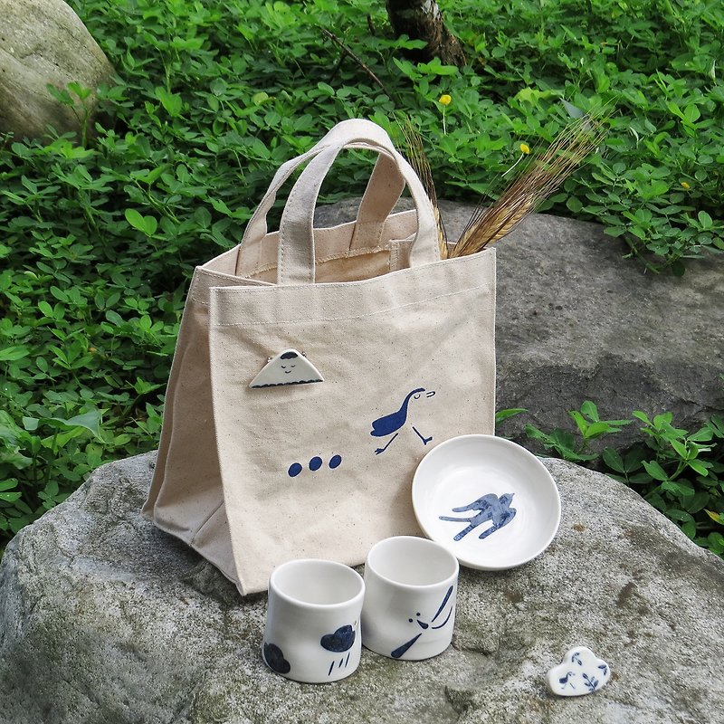 Goody Bag - Pinkoi周年庆65折台港澳包邮 -茶酒杯碟组(含无染帆布手提袋和小饰品) - 咖啡杯/马克杯 - 瓷 白色