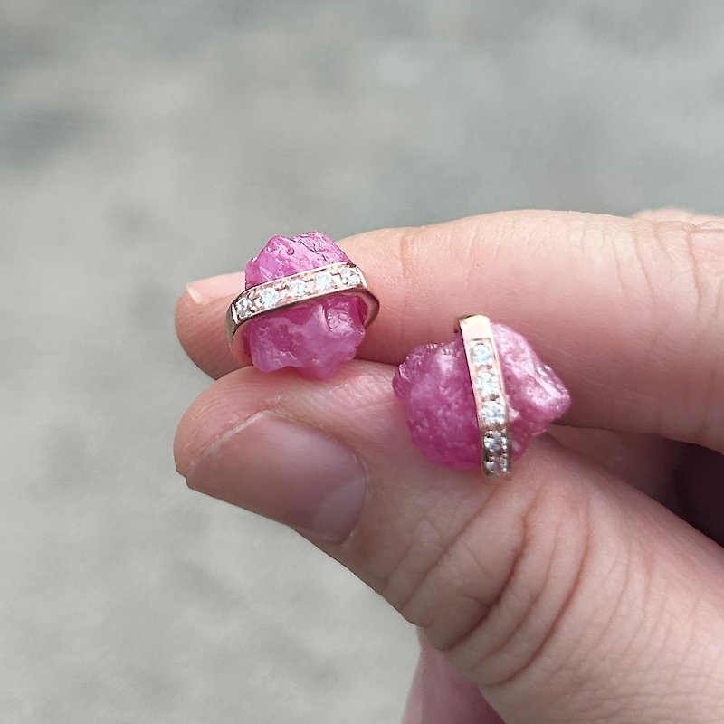 未加工的红宝石耳环 - 耳环/耳夹 - 银 粉红色