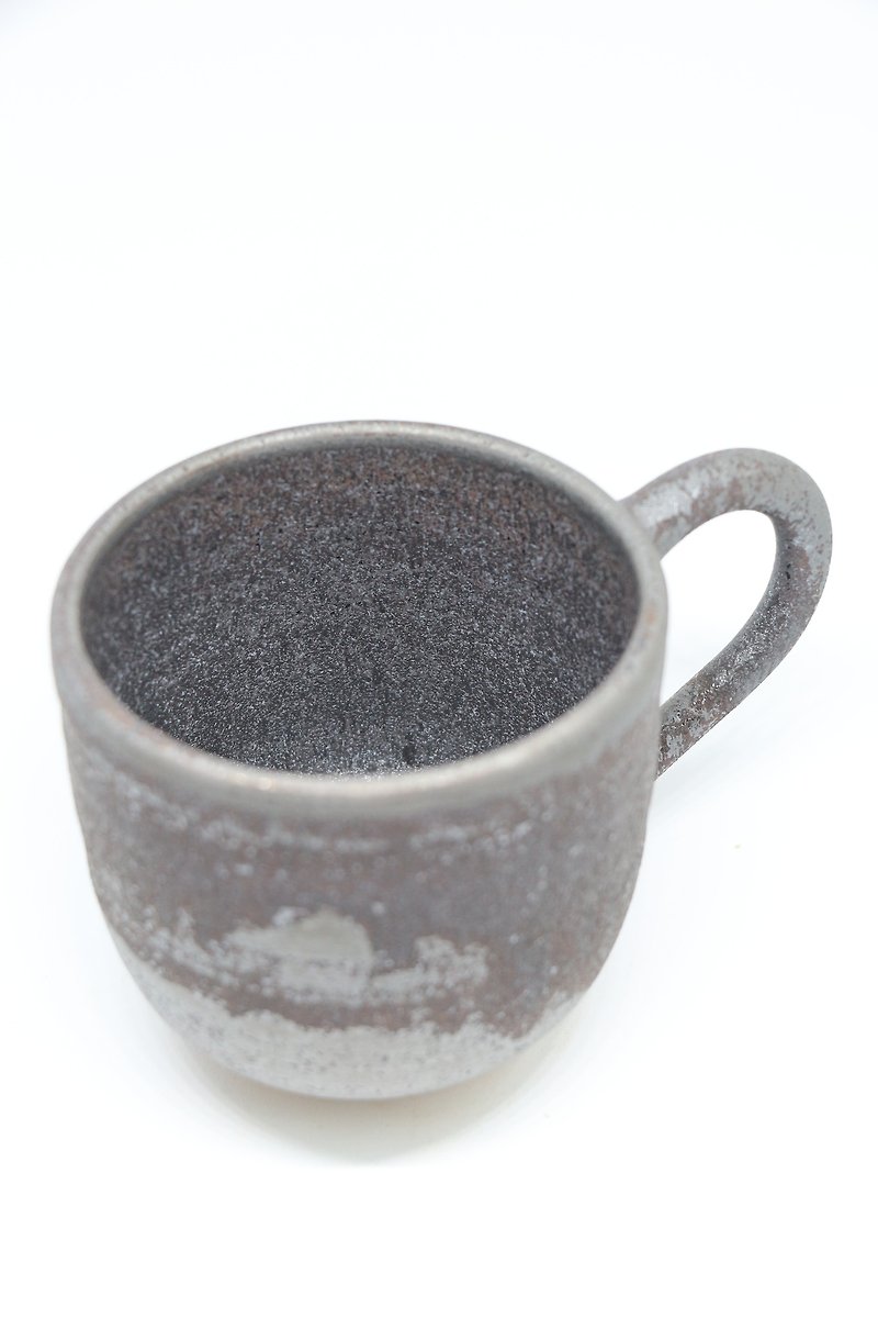 金属银马克杯--纯手工--手作--拉坯--上釉--陶土 - 咖啡杯/马克杯 - 陶 银色