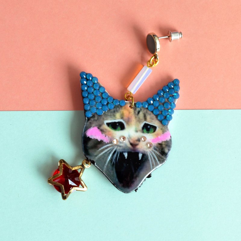 萌爆猫咪相片耳环 缀施华洛水晶 可订制自家的猫咪 Swarovski crystal elements - 耳环/耳夹 - 塑料 多色