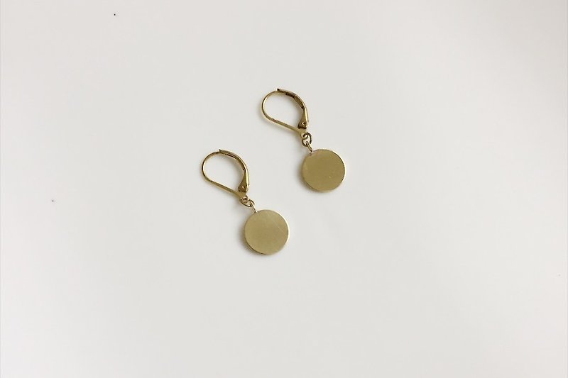 点点 简约百搭黄铜造型耳环 - 耳环/耳夹 - 其他金属 金色