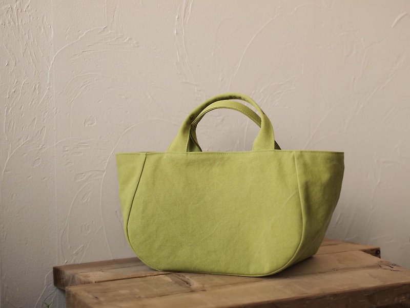 蓋付き丸トートM（ヒワグリーン） - 手提包/手提袋 - 棉．麻 绿色