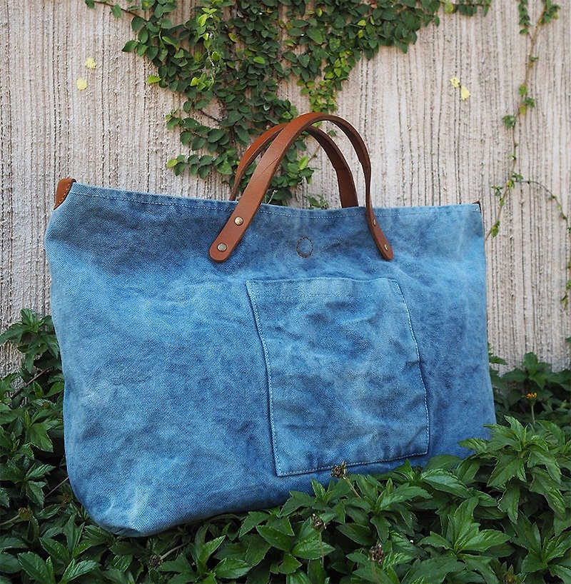 Indigo Canvas bag Large - 手提包/手提袋 - 棉．麻 蓝色
