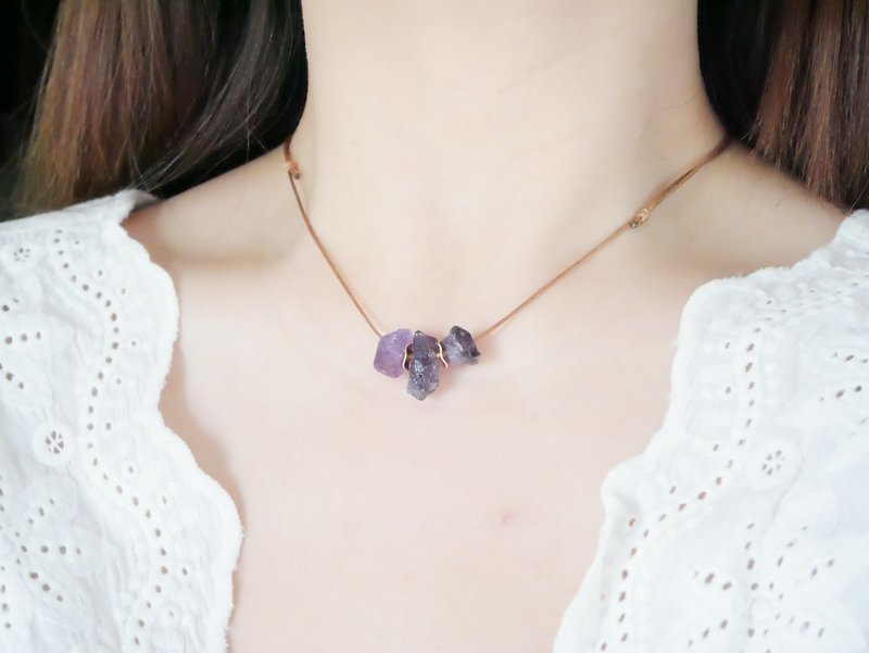 天然矿石紫水晶原石颈链项链 矿石项链 颈绳 黑/棕/米 - 项链 - 宝石 紫色