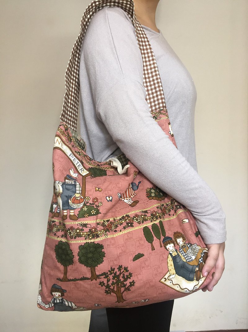 My-Mom-Made large reversible hobo shoulder bag with overall Jane & Peter graphic - 其他 - 棉．麻 粉红色