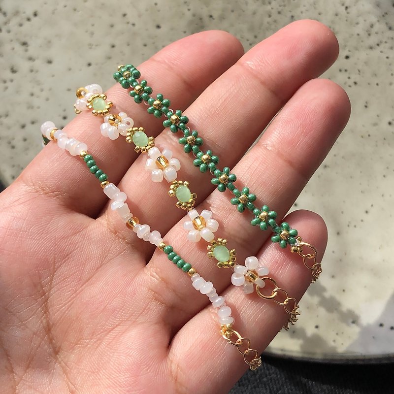 Green flower bracelet, Summer bracelets - 手链/手环 - 玻璃 绿色