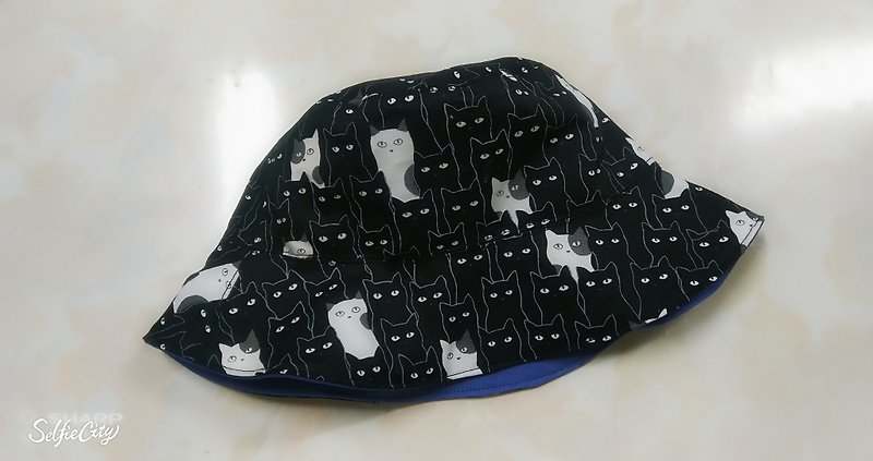 黑猫白猫 牛仔蓝双面渔夫帽 遮阳帽 - 帽子 - 棉．麻 黑色