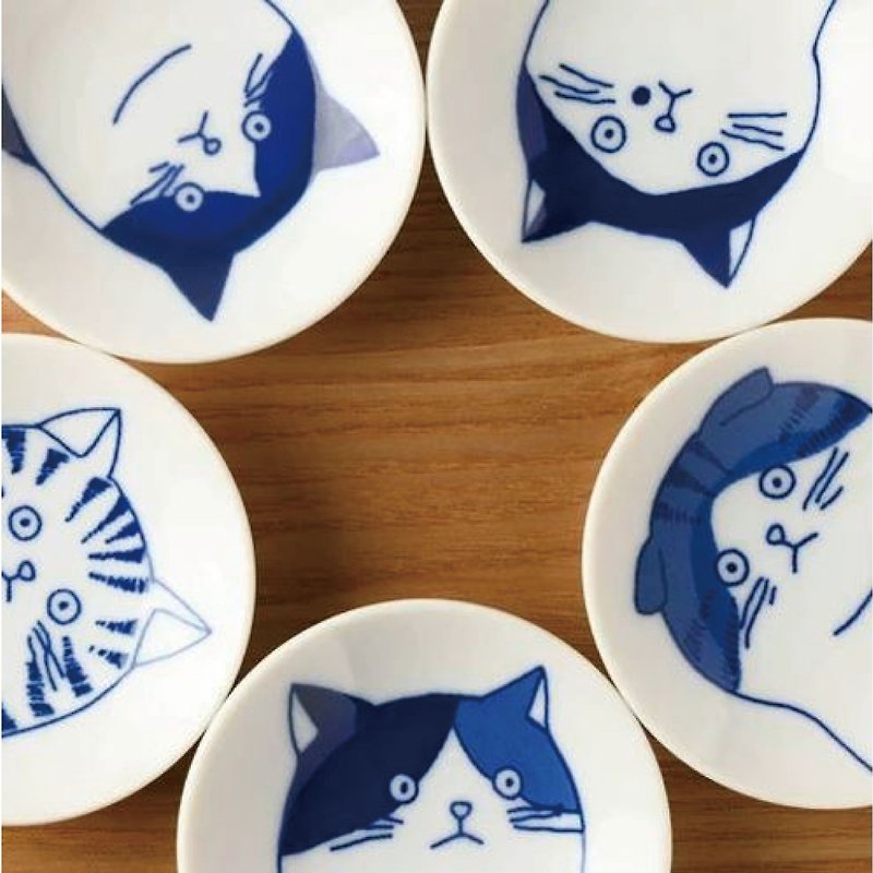 【毕业礼物】美浓烧-五种猫猫染付豆皿礼盒组 - 盘子/餐盘/盘架 - 瓷 白色