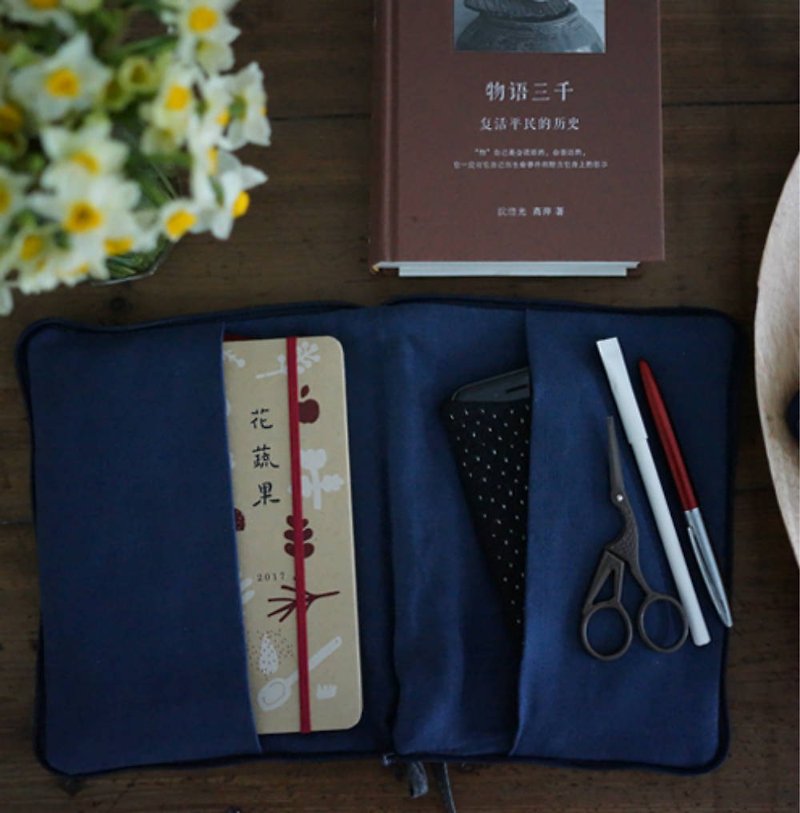 藍色條紋 手織布夾棉手賬包  kindle包 書衣手機筆袋雜物收納包 - 化妆包/杂物包 - 棉．麻 蓝色