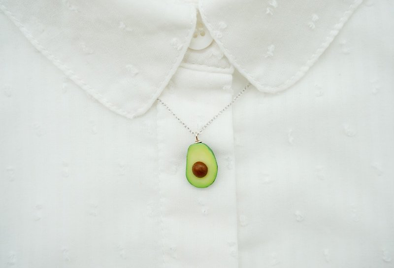 MoonMade 原创手工 袖珍牛油果项链吊坠 S925纯银项链+水果坠子 生日礼物 Miniature Avocado Necklace Pendant Birthday Gift - 项链 - 粘土 绿色