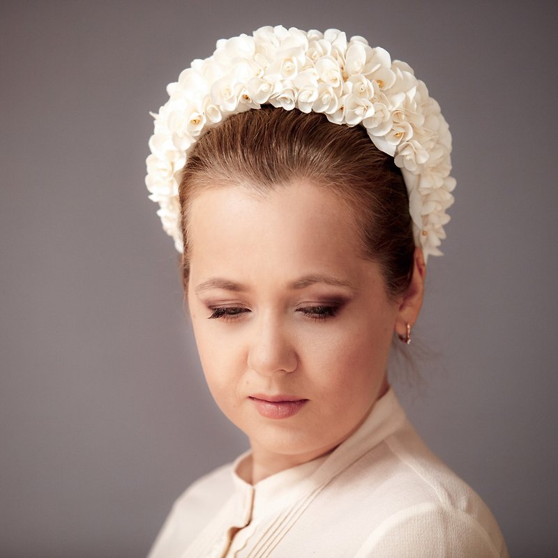 Wedding flower crown inspired by wonderful Miranda Kerr. Bridal headband - 发带/发箍 - 其他材质 白色