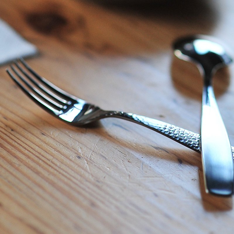 日本高桑金属 日制锤目纹不锈钢餐叉-2入 - 餐刀/叉/匙组合 - 不锈钢 