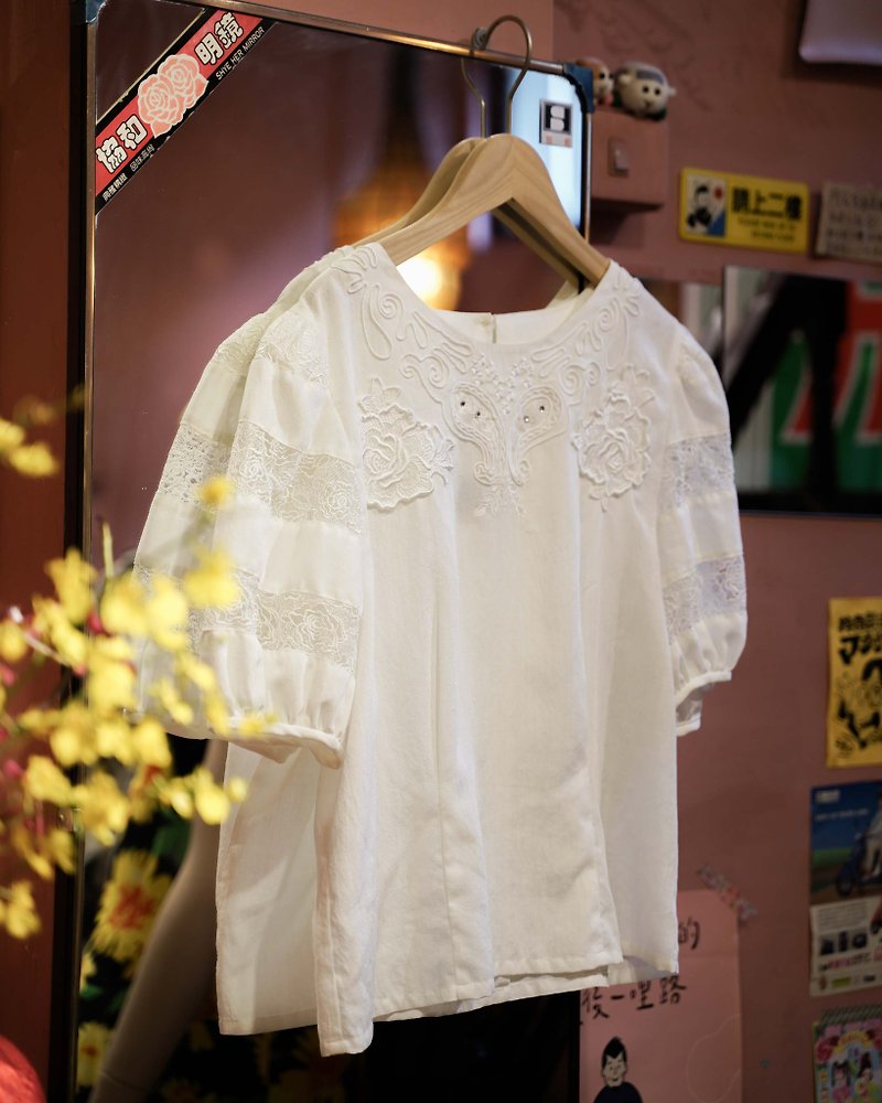 纯情百货行 古着 vintage 衬衫 玫瑰与变形虫白衬衫 C00004 - 女装衬衫 - 聚酯纤维 白色
