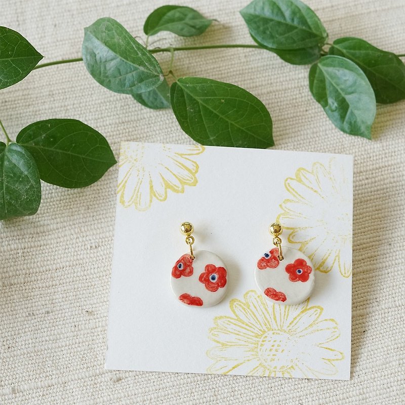 Red flower gold earrings - 耳环/耳夹 - 陶 红色